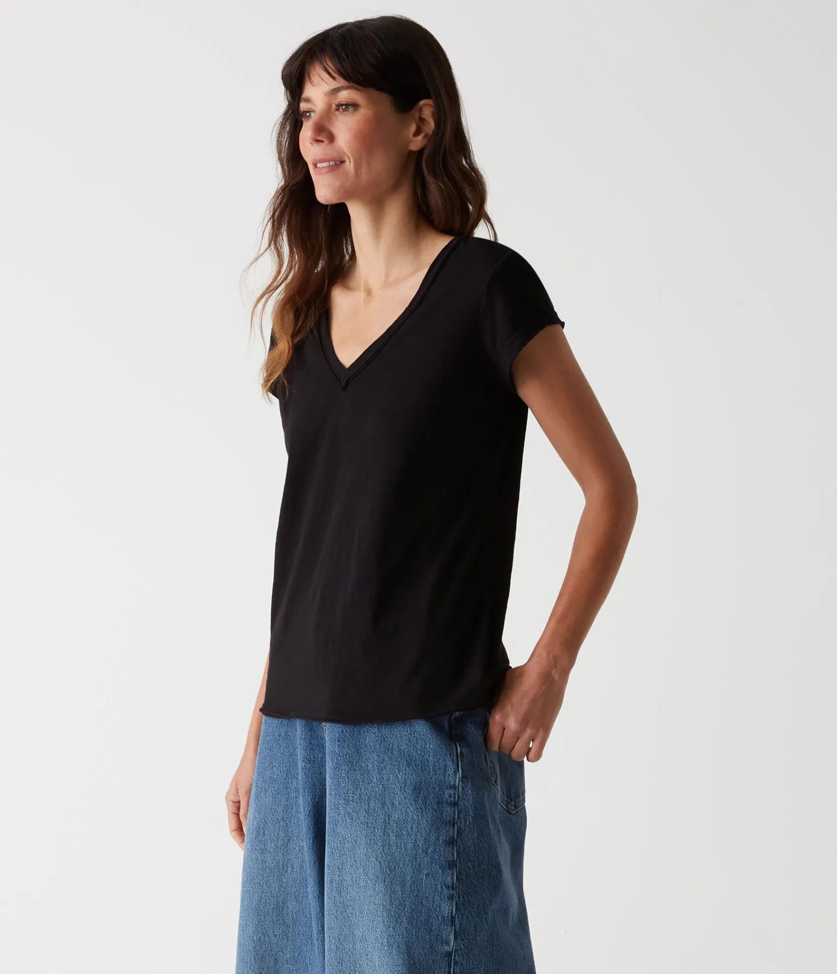 baxter_vneck_tee_2.webp Michael Stars Baxter V-Neck Tee- T-Shirts | Supima Cotton T-Shirts