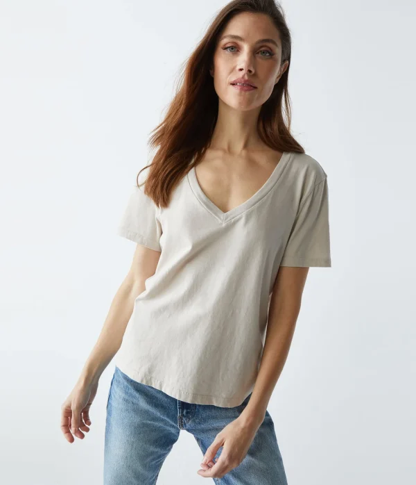 Michael Stars Daria V-Neck Tee- T-Shirts | Daily T-Shirts