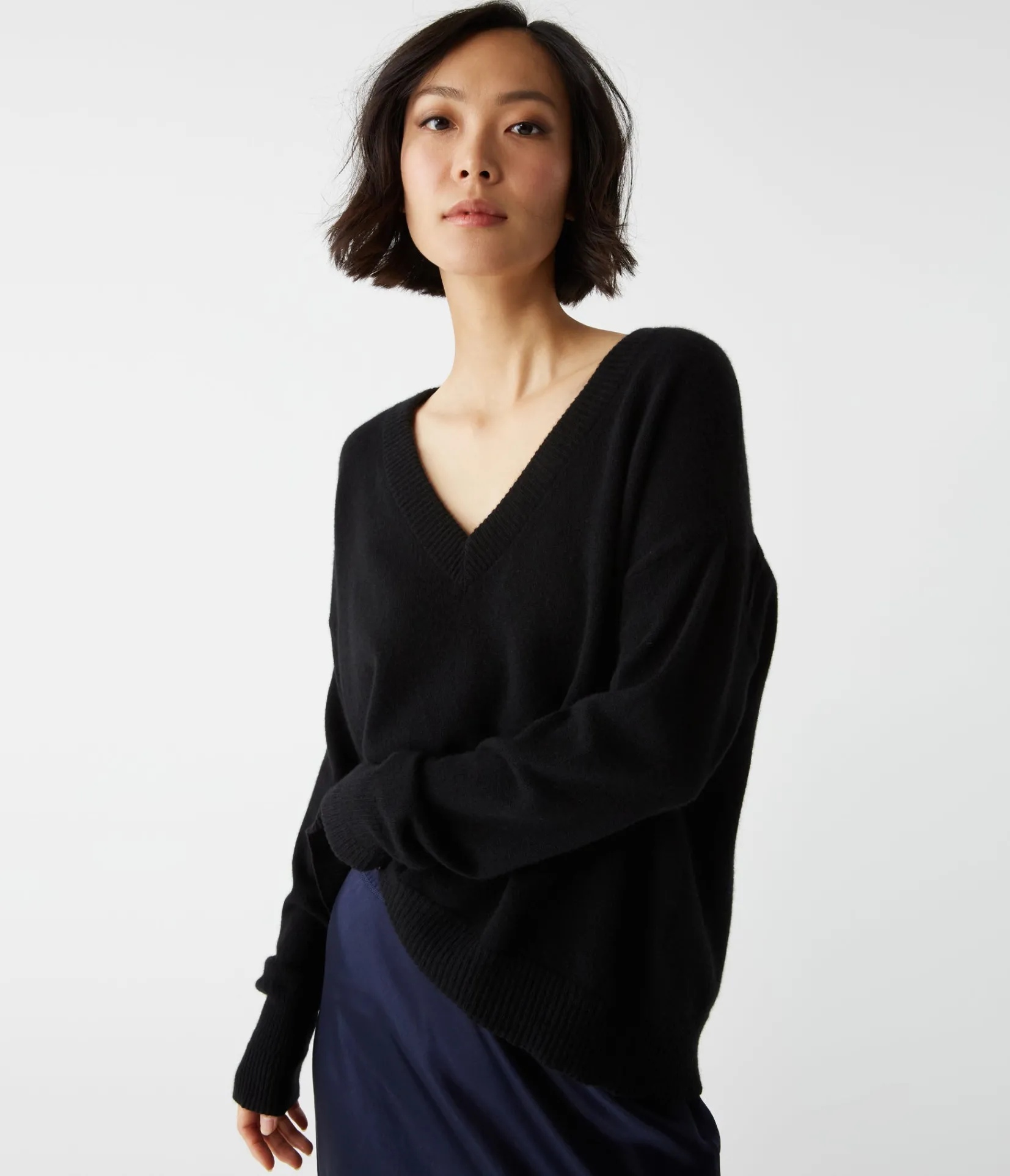gemma_vneck_cashmere_sweater_12.webp Michael Stars Gemma V-Neck Cashmere Sweater- Sweaters & Cardigans
