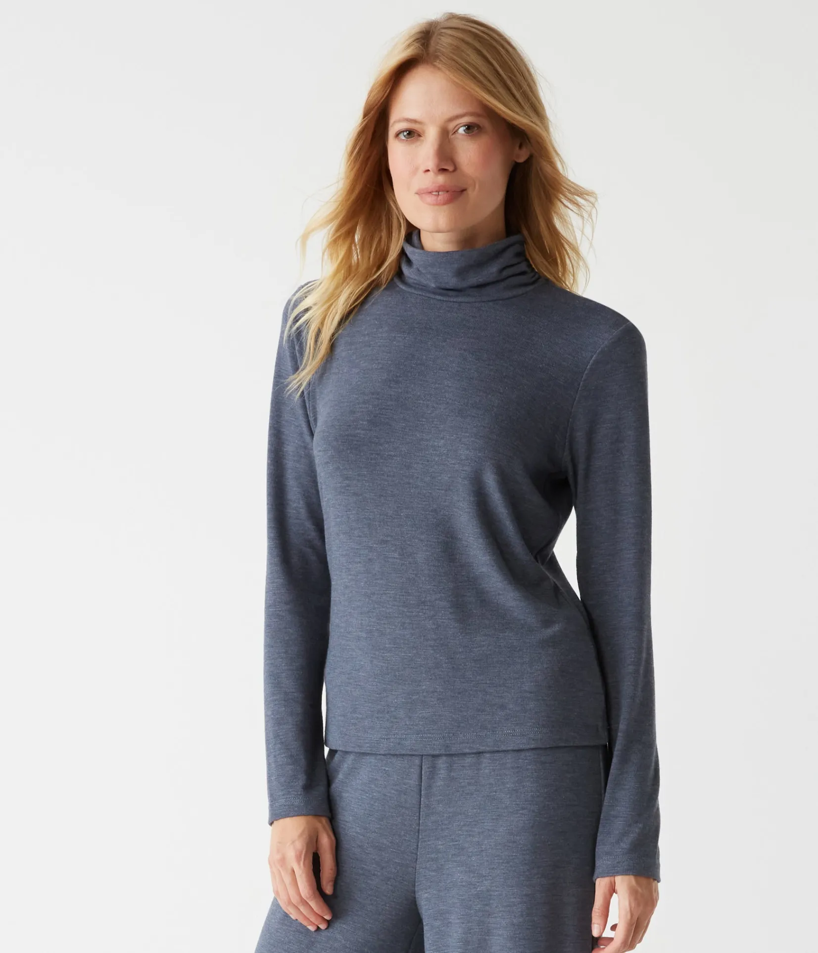 hadley_turtleneck_10.webp Michael Stars Hadley Turtleneck- T-Shirts