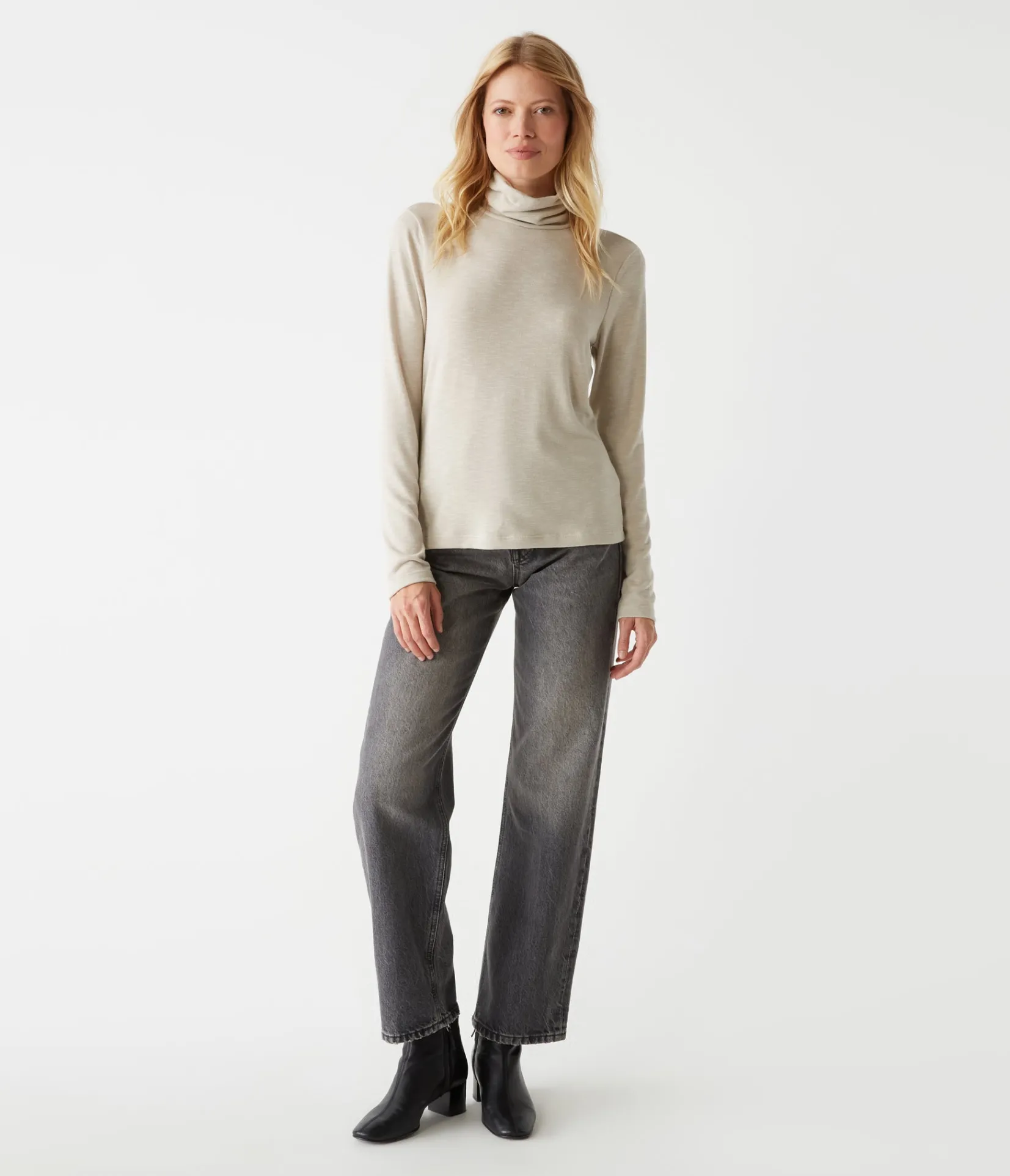 hadley_turtleneck_13.webp Michael Stars Hadley Turtleneck- T-Shirts