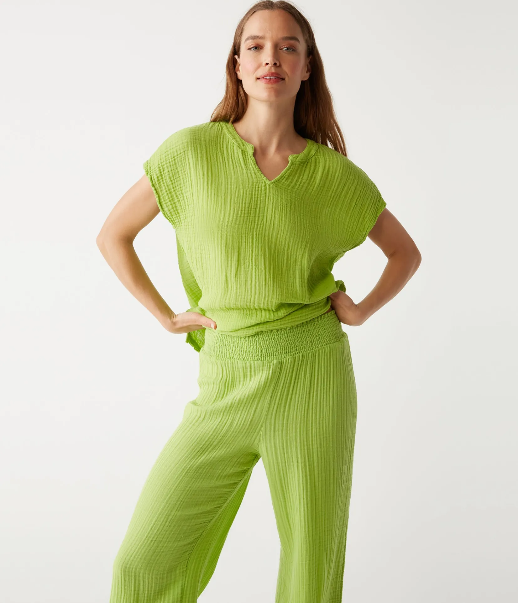 medina_cropped_gauze_pant_31.webp Michael Stars Medina Cropped Gauze Pant- Pants, Shorts & Skirts