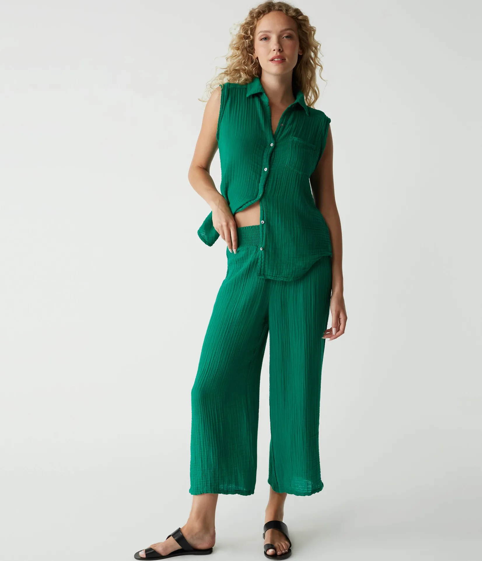medina_cropped_gauze_pant_44.webp Michael Stars Medina Cropped Gauze Pant- Pants, Shorts & Skirts