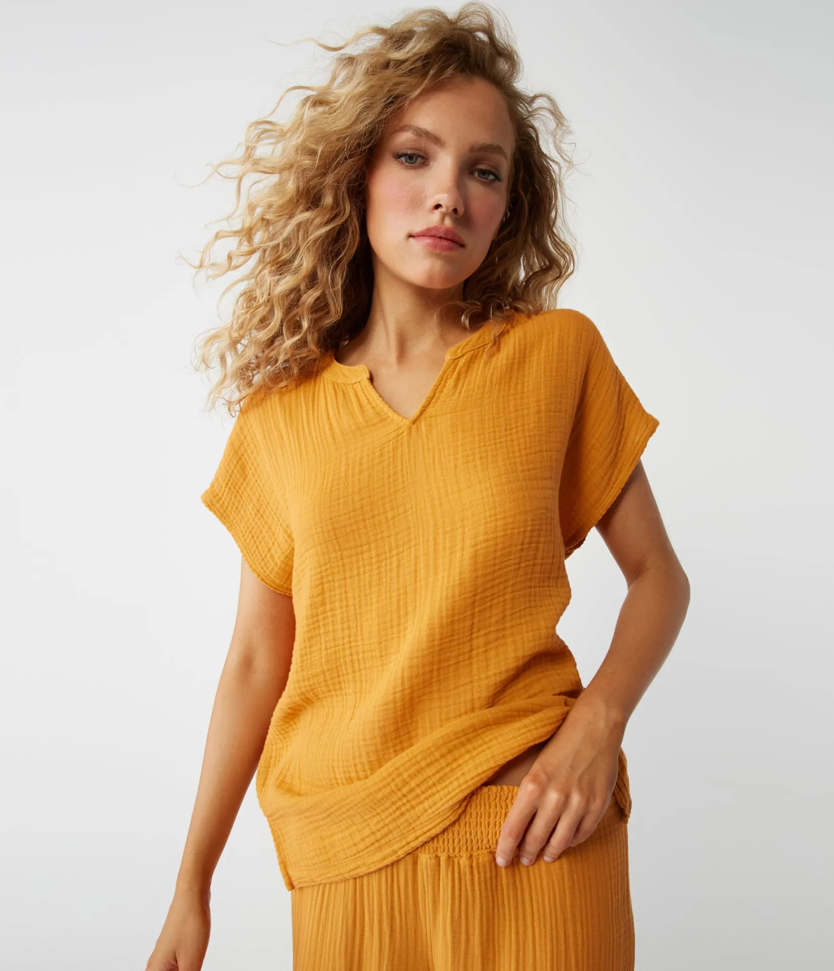 naomi_split_neck_top_20.webp Michael Stars Naomi Split Neck Top- Tops, Blouses & Shirts